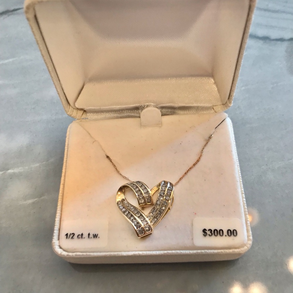 1/2 CTW Heart Diamond Pendant with 10K Yellow Gold Chain Box Vintage